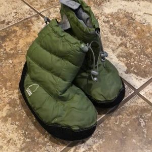 Sierra Designs boys slippers